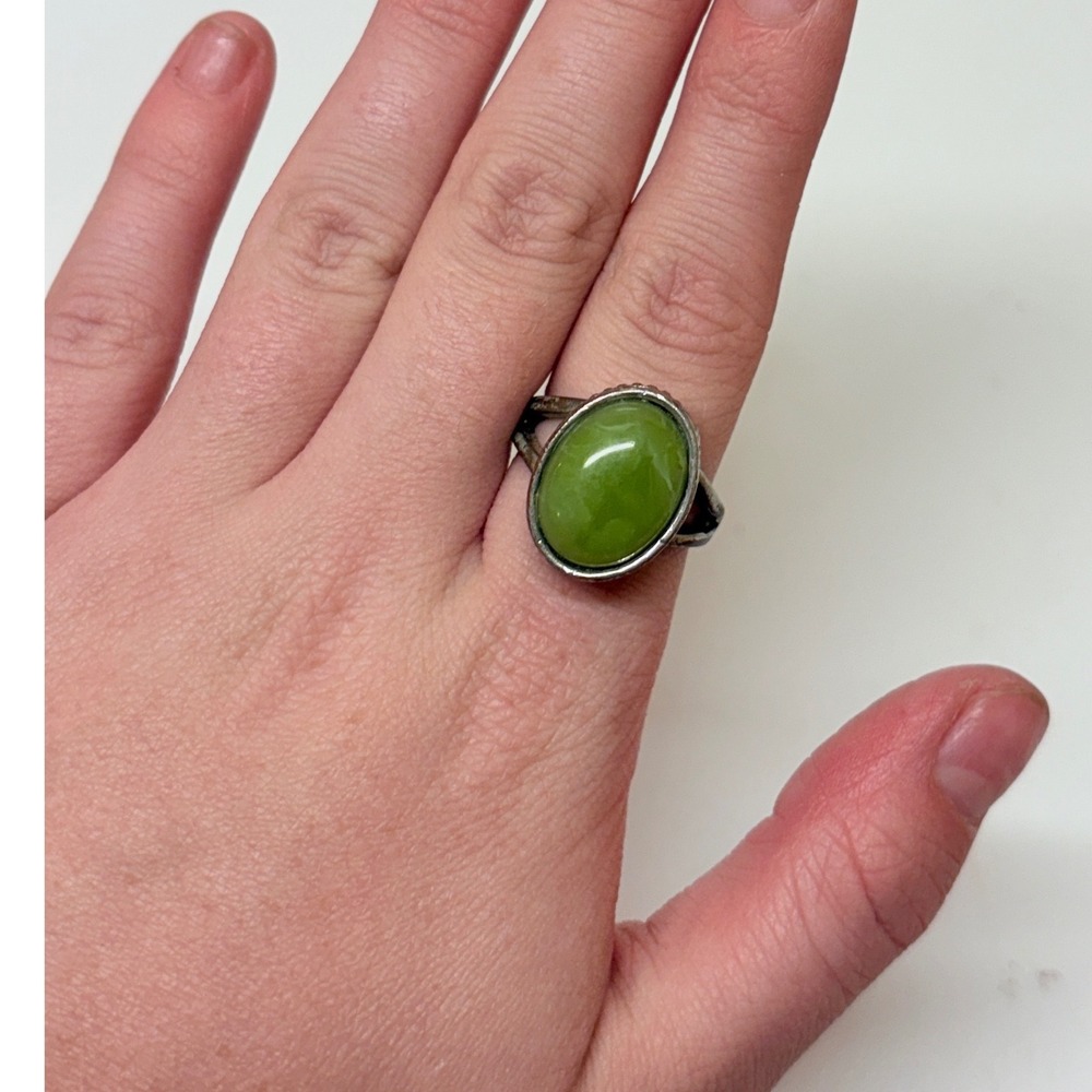 Vintage Style Silver Tone Green Cabochon Filigree Cocktail Ring Size 8